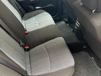 Second-hand Kia Ceed 90 CP (66 kW) 2012 Argintiu Hatchback