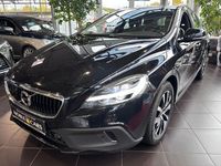 Gebraucht Volvo V40 Momentum 152 PS (111 kW) 2018 Schwarz SUV