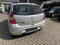 Gebraucht Dacia Sandero 75 PS (55 kW) 2010 Silber Limousine