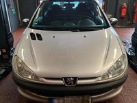Gebraucht Peugeot 206 88 PS (64 kW) 2004 Silber Kleinwagen