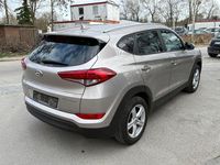 Gebraucht Hyundai Tucson Advantage 132 PS (97 kW) 2017 Gold SUV