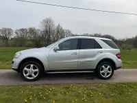 Gebraucht Mercedes ML320 224 PS (164 kW) 2007 Silber SUV