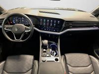 Gebraucht VW Touareg Elegance 231 PS (169 kW) 2025 Grenadillschwarz metallic (metallic) SUV