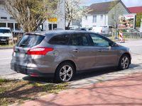 Gebraucht Ford Focus 101 PS (74 kW) 2012 Grau Kombi