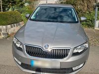 Usado Skoda Octavia 105 HP (77 kW) 2013 Prateado Sedan