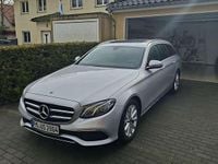 Gebraucht Mercedes E220 Avantgarde 194 PS (142 kW) 2019 Silber Kombi