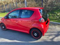 Gebraucht Toyota Aygo Cool 68 PS (50 kW) 2011 Rot Kleinwagen