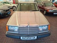 Gebraucht Mercedes E230 136 PS (100 kW) 1987 Silber Limousine