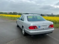 Gebraucht Mercedes E320 224 PS (164 kW) 1999 Silber Limousine