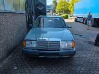 Gebraucht Mercedes E230 132 PS (97 kW) 1992 Silber Limousine