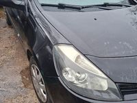 Gebraucht Renault Clio II 88 PS (64 kW) 2005 Schwarz Kleinwagen