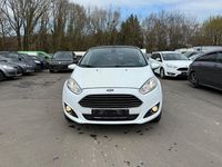 Gebraucht Ford Fiesta Titanium 95 PS (69 kW) 2015 Weiß Kleinwagen