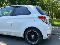 Gebraucht Toyota Yaris Life 69 PS (50 kW) 2013 Weiß Kleinwagen