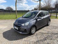 Gebraucht Hyundai i10 Select 67 PS (49 kW) 2018 Grau Kleinwagen