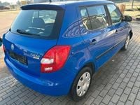 Gebraucht Skoda Fabia 60 PS (44 kW) 2009 Blau Limousine