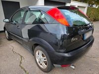 Second-hand Ford Focus 100 CP (73 kW) 2000 Negru Hatchback