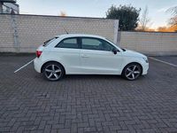 Gebraucht Audi A1 105 PS (77 kW) 2011 Weiß Kleinwagen