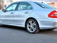 Gebraucht Mercedes E200 163 PS (119 kW) 2003 Silber Limousine