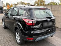 Gebraucht Ford Kuga 120 PS (88 kW) 2018 Schwarz SUV