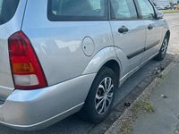 Gebraucht Ford Focus 75 PS (55 kW) 2001 Silber Kombi