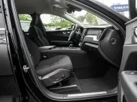 Gebraucht Volvo XC60 Momentum 250 PS (183 kW) 2022 Black solid stone SUV