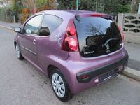 Gebraucht Peugeot 107 68 PS (50 kW) 2012 Violett (metallic) Kleinwagen
