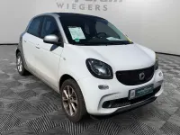 Używany Smart ForFour Passion 71 KM (52 kW) 2017 Biały Hatchback