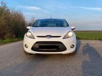 Gebraucht Ford Fiesta Titanium 82 PS (60 kW) 2011 Weiß Kleinwagen