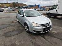 Gebraucht VW Jetta Freestyle 122 PS (89 kW) 2009 Silber Limousine