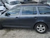 Gebraucht Skoda Octavia 102 PS (75 kW) 2012 Grau Kombi