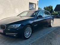Gebraucht BMW 750L 449 PS (330 kW) 2013 Blau Limousine