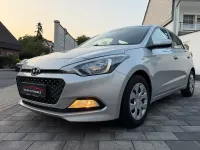 Gebraucht Hyundai i20 GO! 75 PS (55 kW) 2018 Silber Limousine