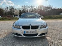 Gebraucht BMW 320 170 PS (125 kW) 2011 Silber Limousine