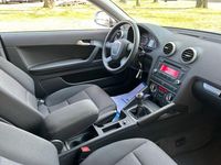 Gebraucht Audi A3 Attraction 102 PS (75 kW) 2009 Silber Kleinwagen