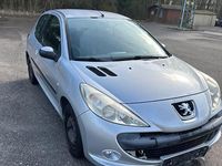 Gebraucht Peugeot 206+ 75 PS (55 kW) 2010 Silber Kleinwagen