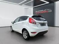 Gebraucht Ford Fiesta Titanium 105 PS (77 kW) 2013 Weiß Limousine