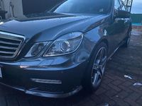 Używany Mercedes E63 AMG AMG 557 KM (409 kW) 2011 Szary Kombi