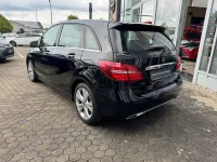 Gebraucht Mercedes B180 Style 122 PS (89 kW) 2018 Schwarz Kleinwagen