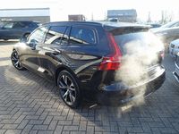 Gebraucht Volvo V60 Plus 197 PS (144 kW) 2025 Schwarz Kombi
