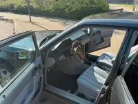 Gebraucht Mercedes E230 129 PS (94 kW) 1989 Schwarz Limousine