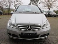 Gebraucht Mercedes A160 95 PS (69 kW) 2012 Polarsilber  metalliclack Kleinwagen