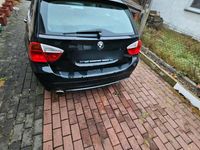 Gebraucht BMW 320 163 PS (119 kW) 2007 Schwarz Kombi