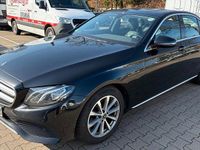 Gebraucht Mercedes E220 Avantgarde 194 PS (142 kW) 2018 Schwarz Limousine