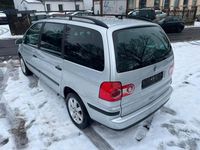 Second-hand VW Sharan 116 CP (85 kW) 2005 Argintiu Monovolum