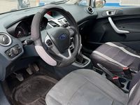 Gebraucht Ford Fiesta 95 PS (69 kW) 2011 Weiß Kleinwagen
