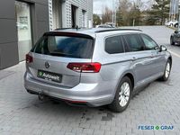 Gebraucht VW Passat 150 PS (110 kW) 2022 Silber Kombi