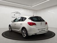 Gebraucht Opel Astra Design Edition 140 PS (102 kW) 2012 Weiß Limousine