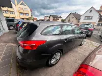 Gebraucht Ford Focus Trend 125 PS (91 kW) 2015 Grau Limousine