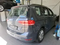 Gebraucht VW Touran Comfortline 122 PS (89 kW) 2021 Uranograu Van / Kleinbus