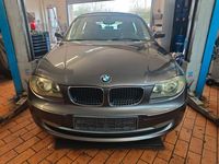 Gebraucht BMW 116 122 PS (89 kW) 2008 Grau Kleinwagen